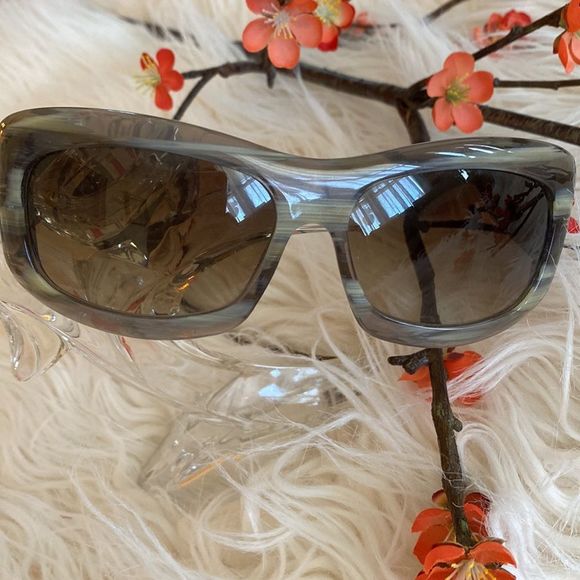 💞GUCCI 💞gorgeous sunglasses - Picture 8 of 17